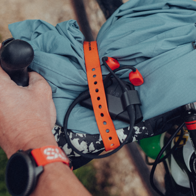 Suunto Wing open-ear headphones with long battery life